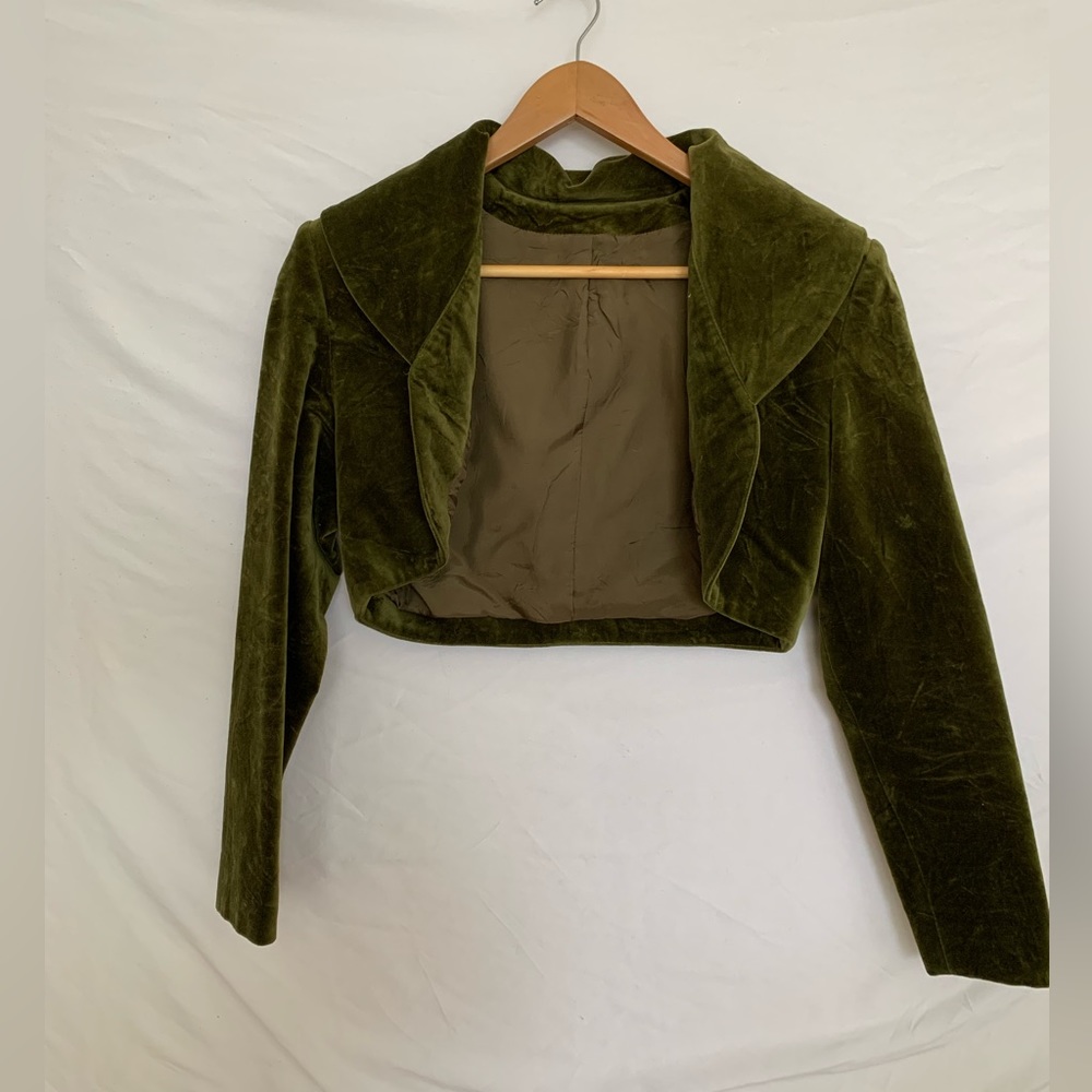 Velvet Moss-coloured Cropped Shrug